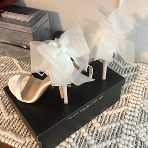 White bow heels